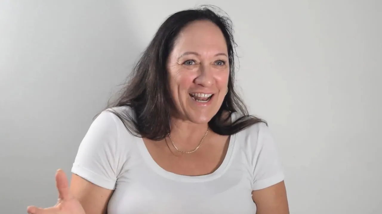Sandra Terra, New Smile Costa Rica patient, video testimonial